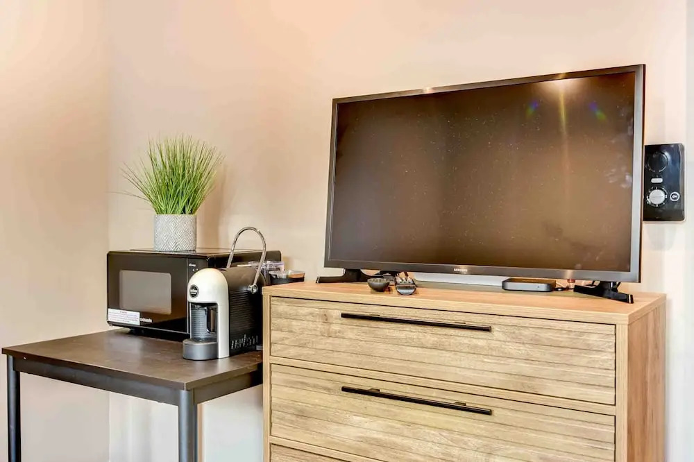 Host Stay Rox Studio