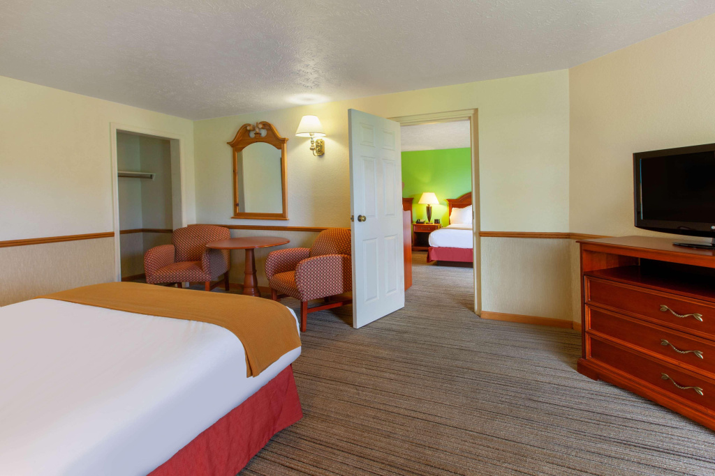 Apple Tree Inn; SureStay Collection by Best Western