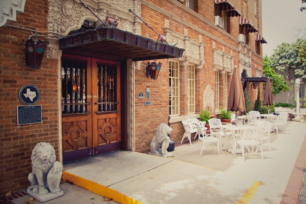 The Faust Hotel