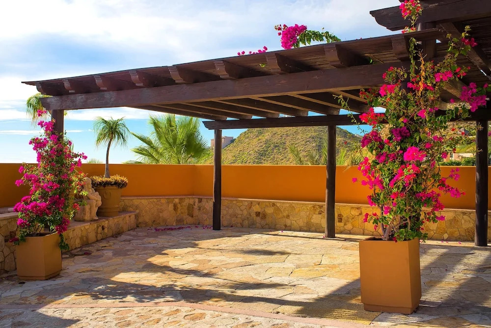 Large 7 Bedroom Home That Fits 18 W/ocean Views at Villa las Flores
