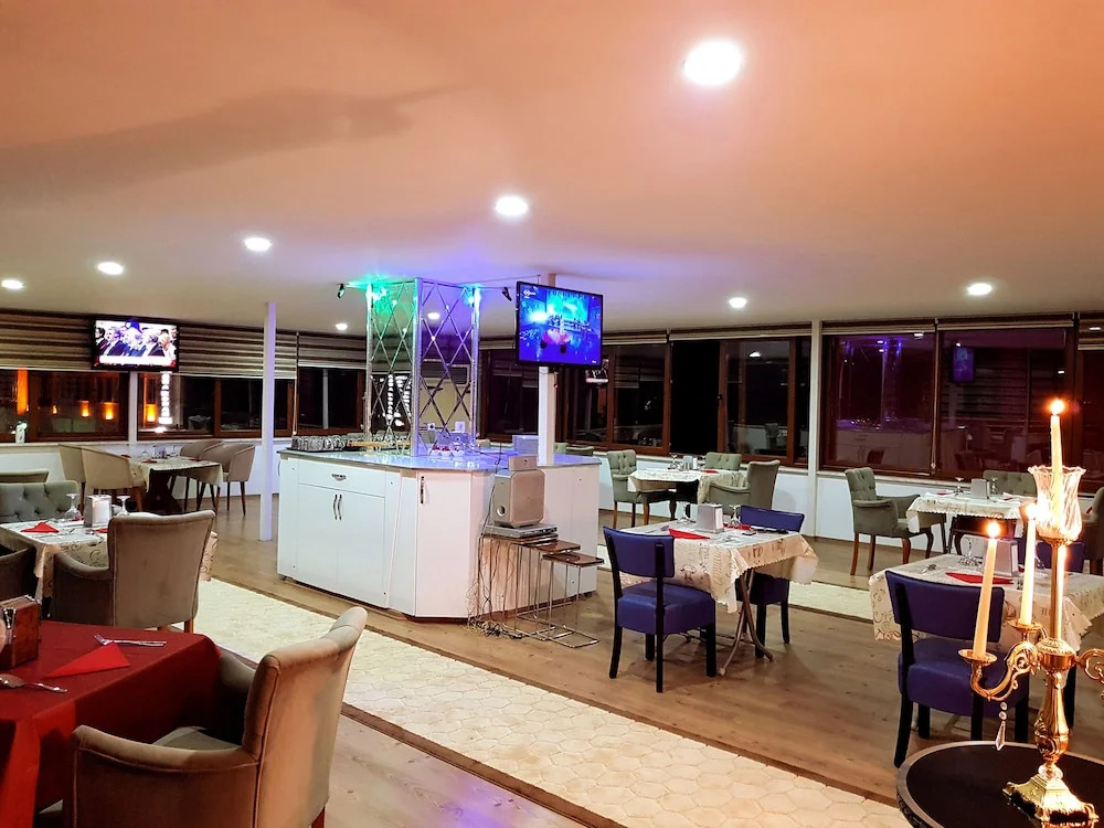 Ozhayat Hotel