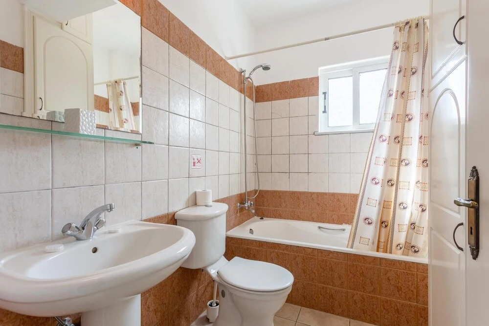 Villa Chrysanthemum Large Private Pool Walk to Beach A C Wifi