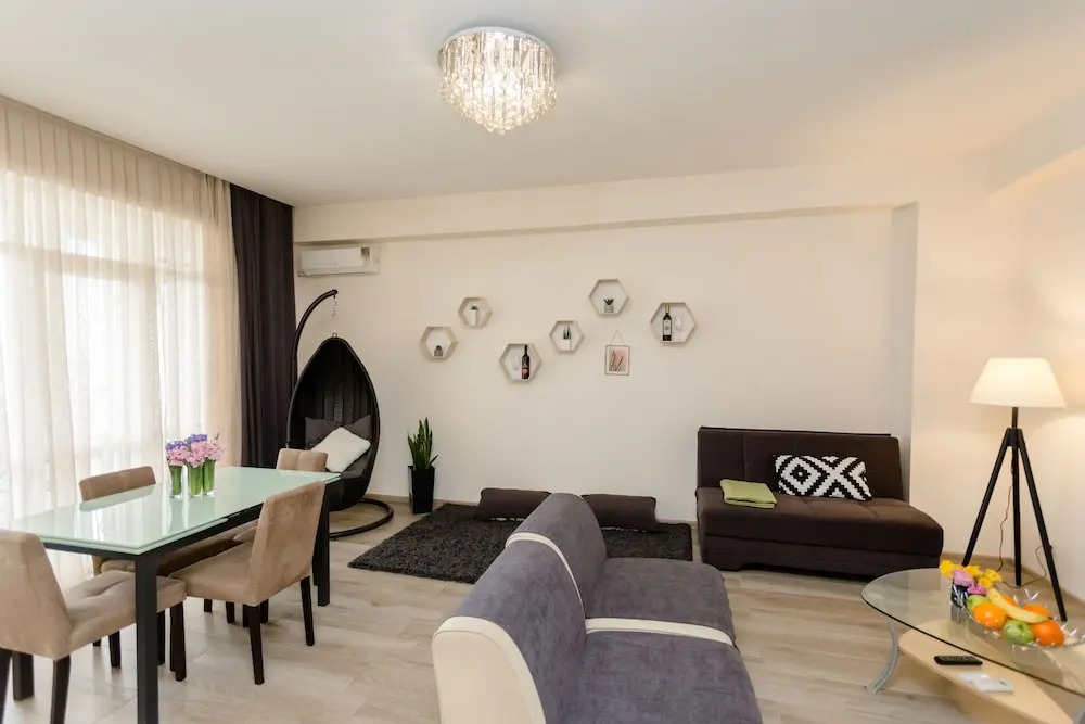Falcon Apartments - Rustaveli