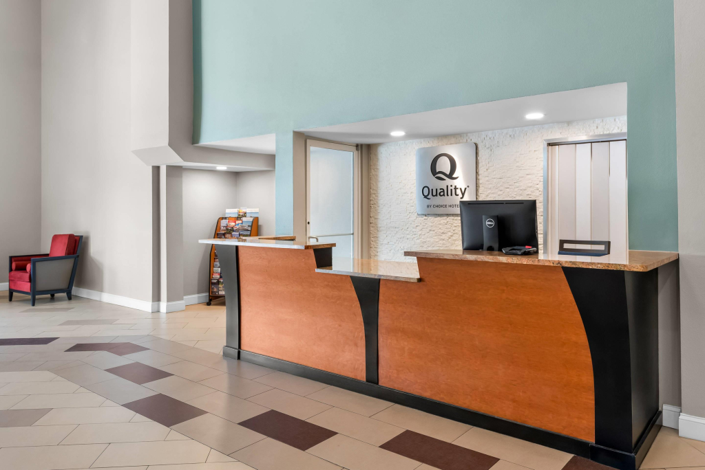 Quality Suites Waldorf