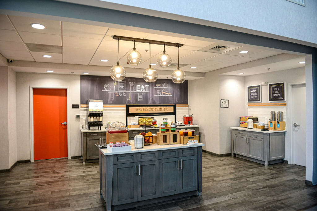 Hampton Inn & Suites Lenoir, NC
