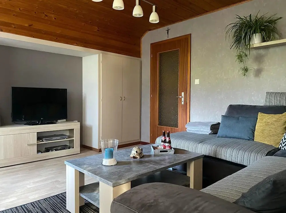 Apartment near forest in Nidrum