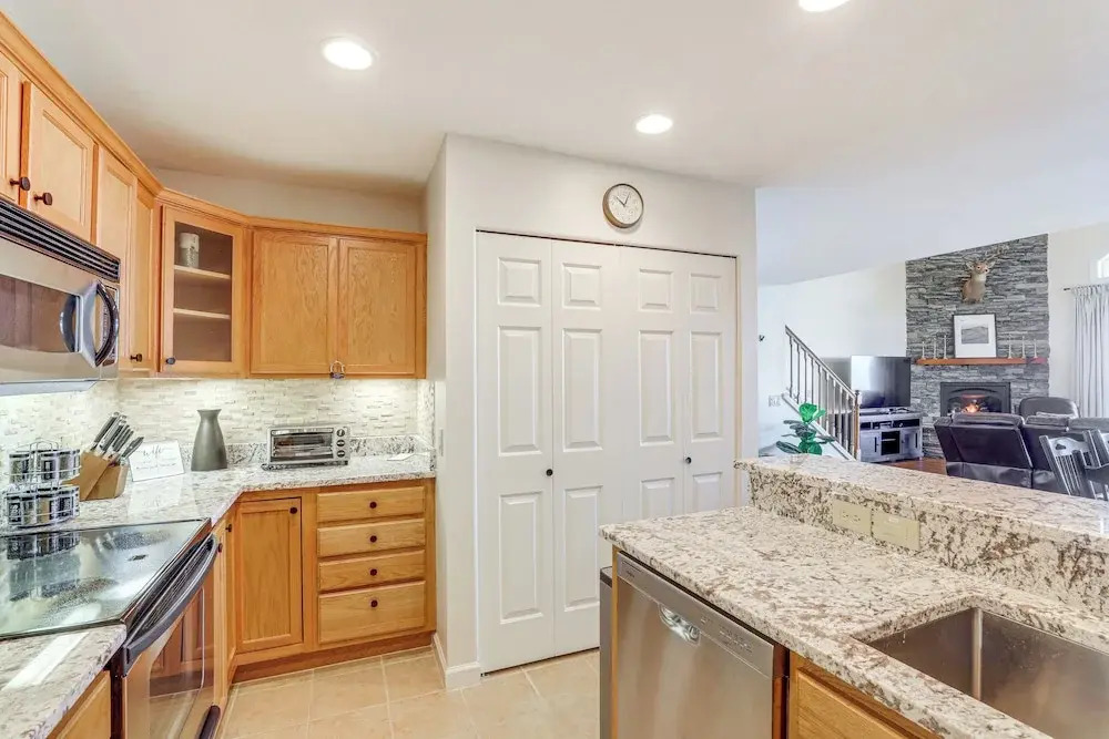 Family Fun in Sugar Mtn! Mountaintop Gem w/ Views