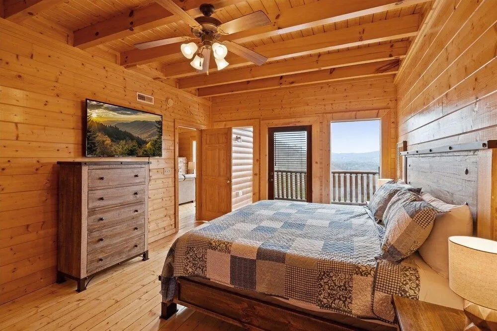 Blue Ridge Refuge 8 Bedroom Cabin by Redawning