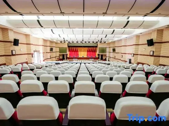 Longshan Nationality Hotel