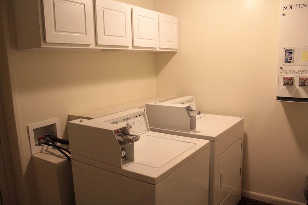 Shiretown Inn & Suites