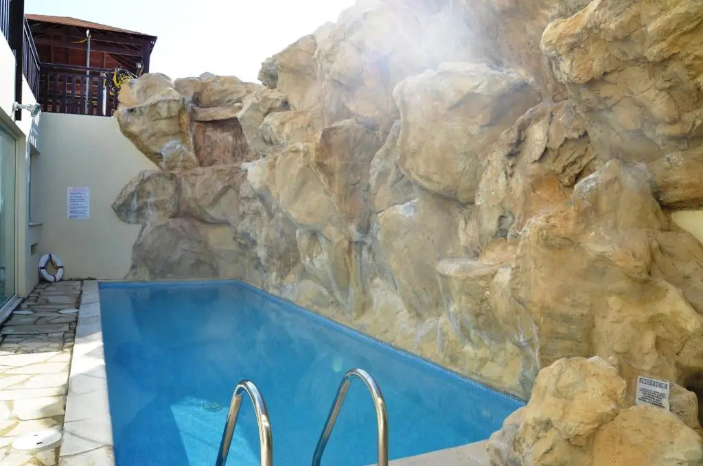 Top floor, 2 bedroom apartment Vanessa D204, FREE WIFI, village view