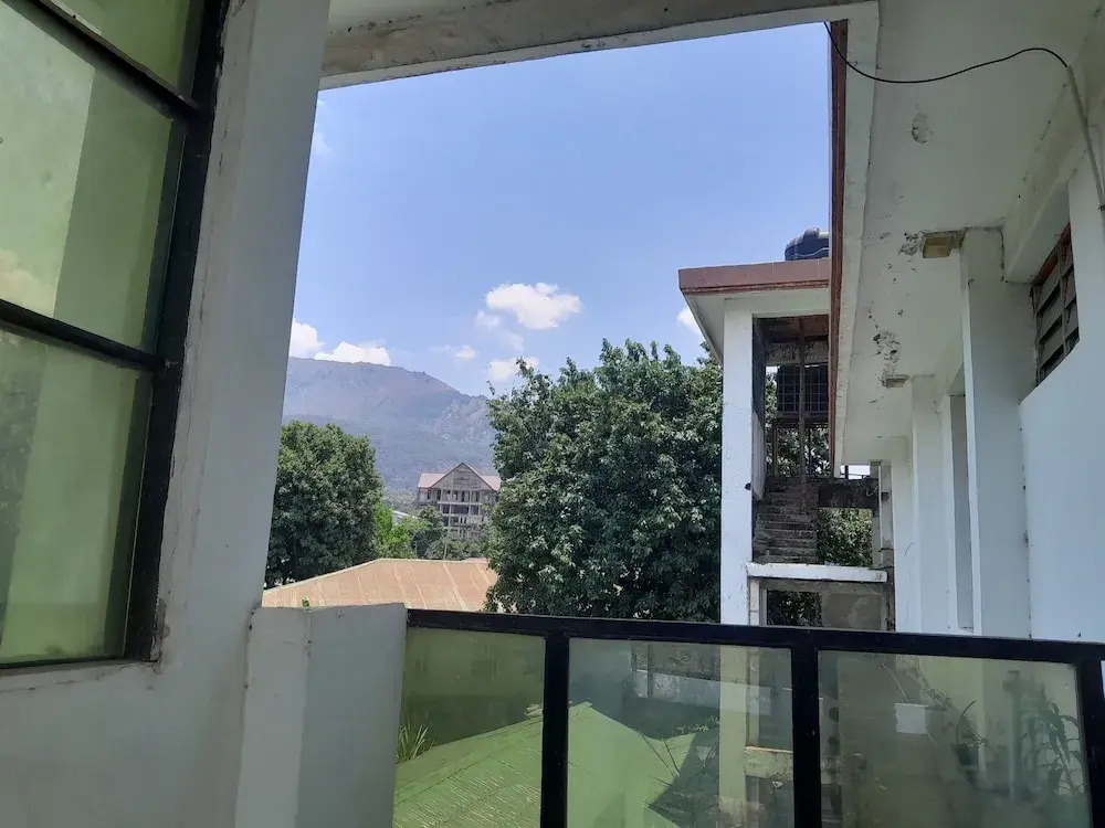 Highland Breeze Avacado Hotel