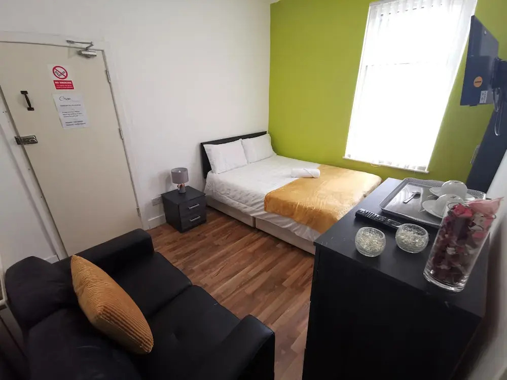 Oz Rooms Anfield Canon