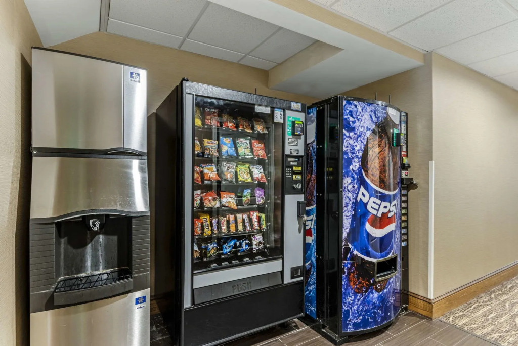 Comfort Inn & Suites Dover near Speedway