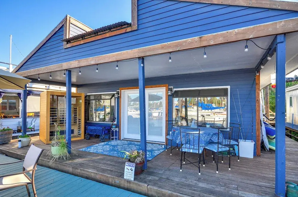Portland Floating Home Getaway w/ Sauna