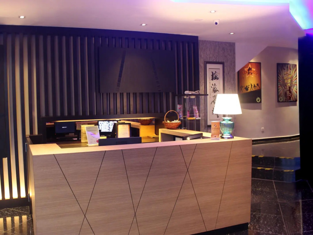 Rock & Roll Hotel