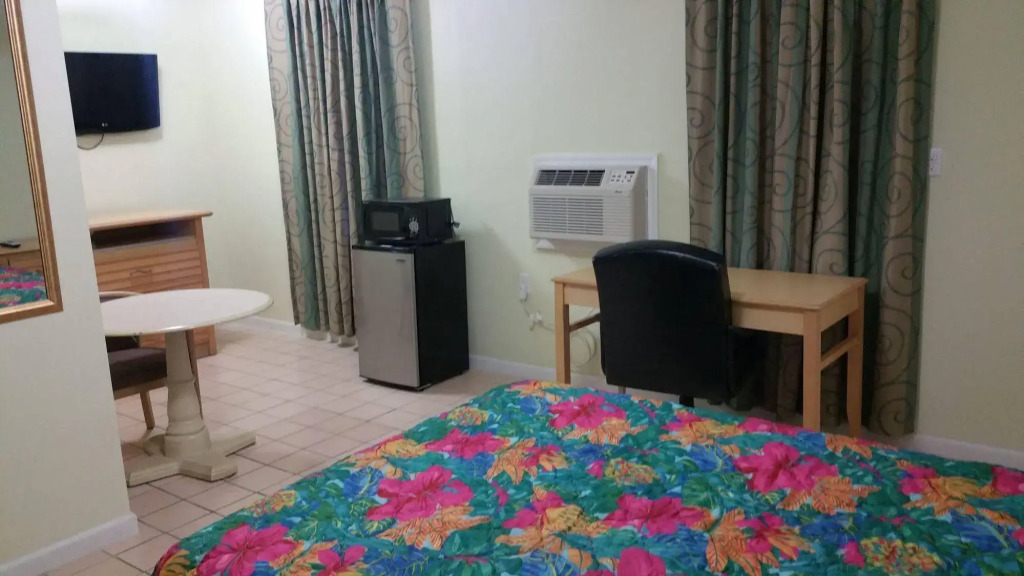 Travelers Inn - Clearwater