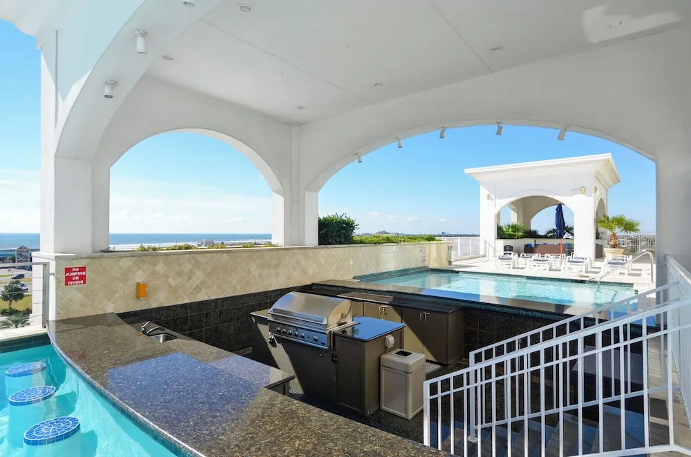 Emerald 705 by Ryson Vacation Rentals