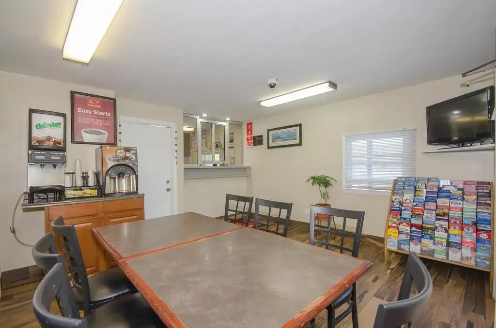 Econo Lodge Sharon - Foxborough