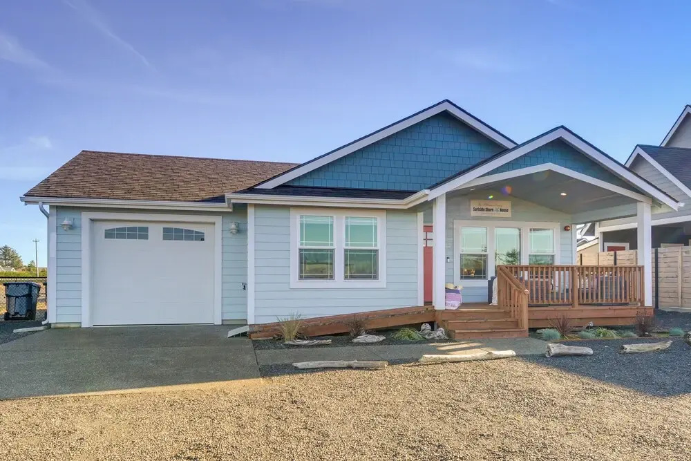 Pet-friendly Retreat w/ Fenced Yard, Walk to Beach