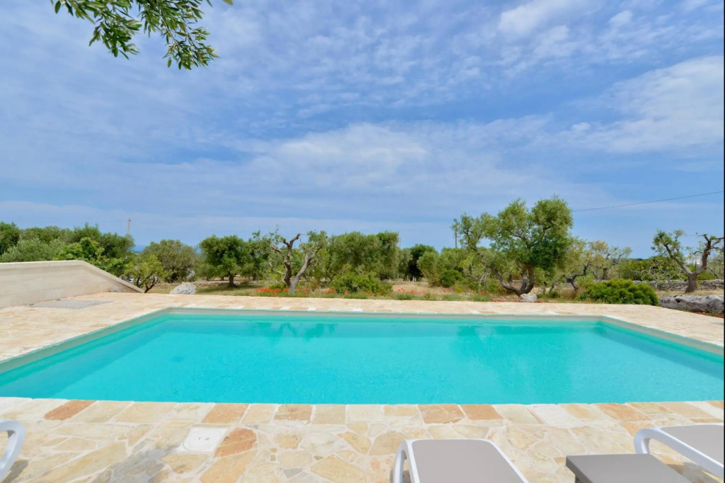 Trullo Albamarina with sea view Pool