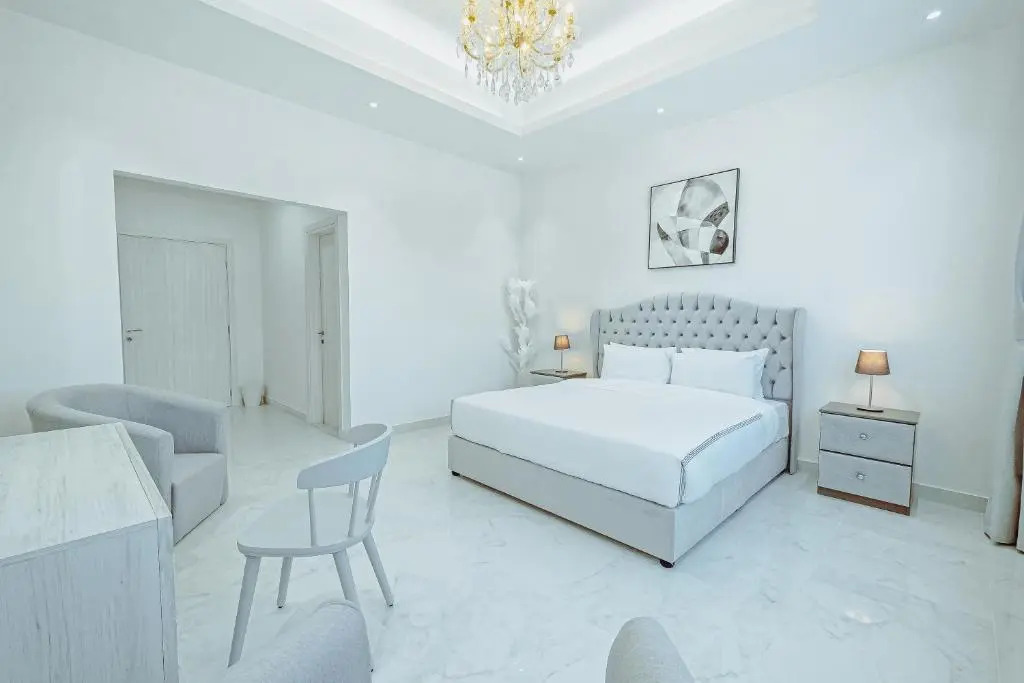 Luxury Modern White Villa on Island 9,500 sqft