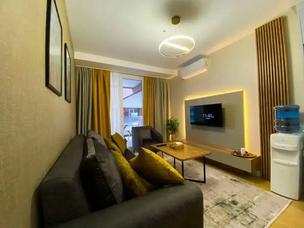 Elegant1 1apartment With Terrace - Core Living