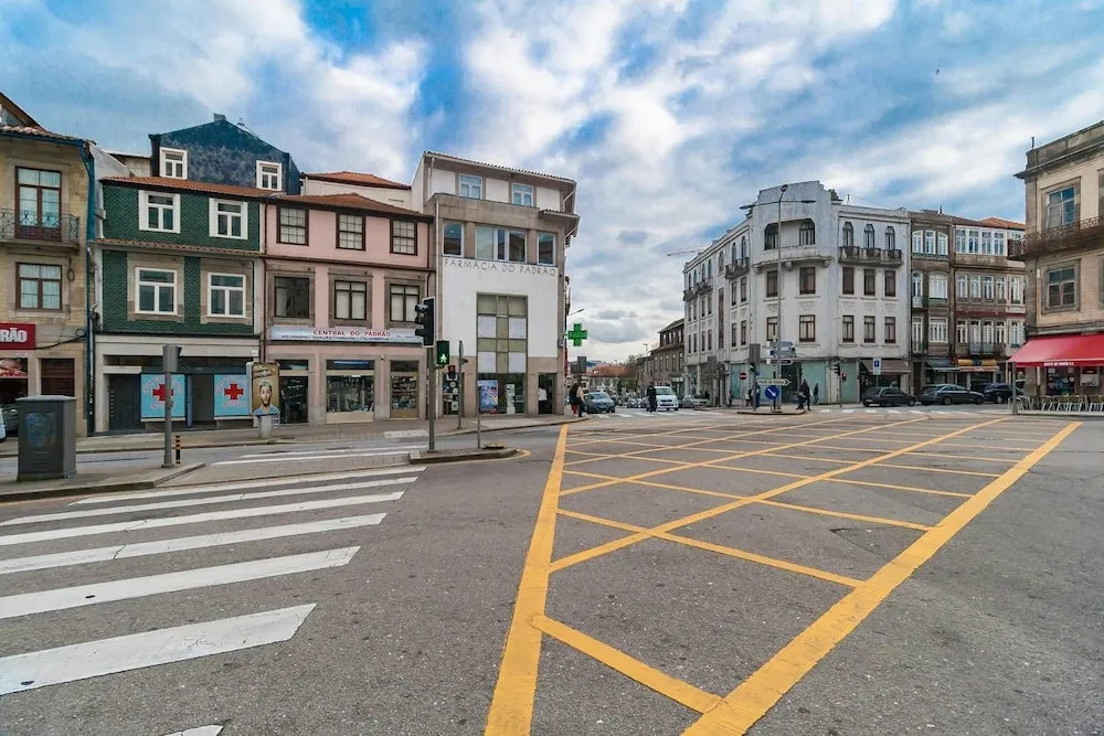 Porto Fancy Deluxe Apartment by GuestReady