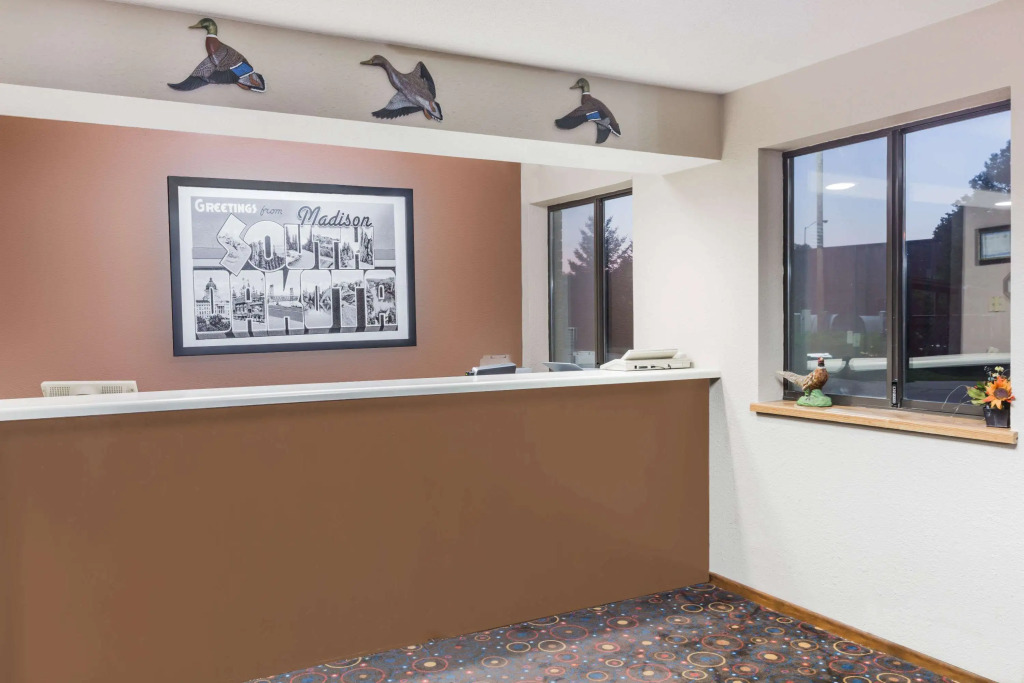 Super 8 by Wyndham Madison
