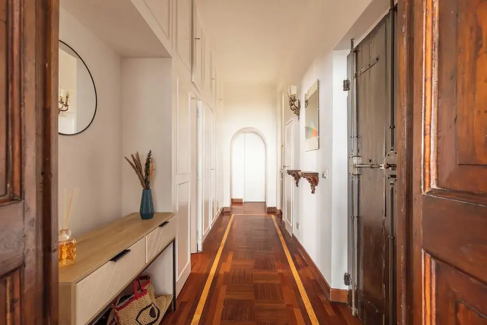 Campo De' Fiori Large And Beautiful Apartment
