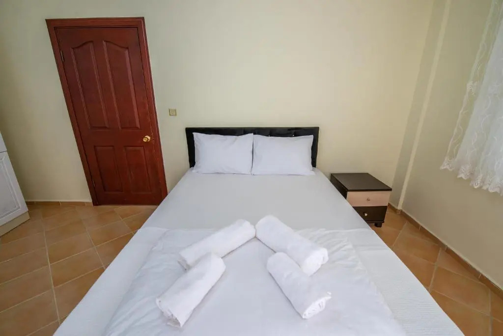 Sahile Yakın Havuzlu Villa 6+2 kişilik