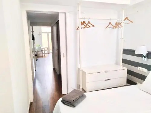 Stylish Modern Gracia Apartment 2A