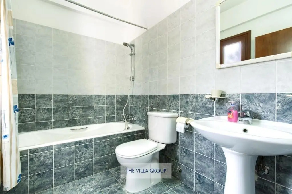 Villa 382