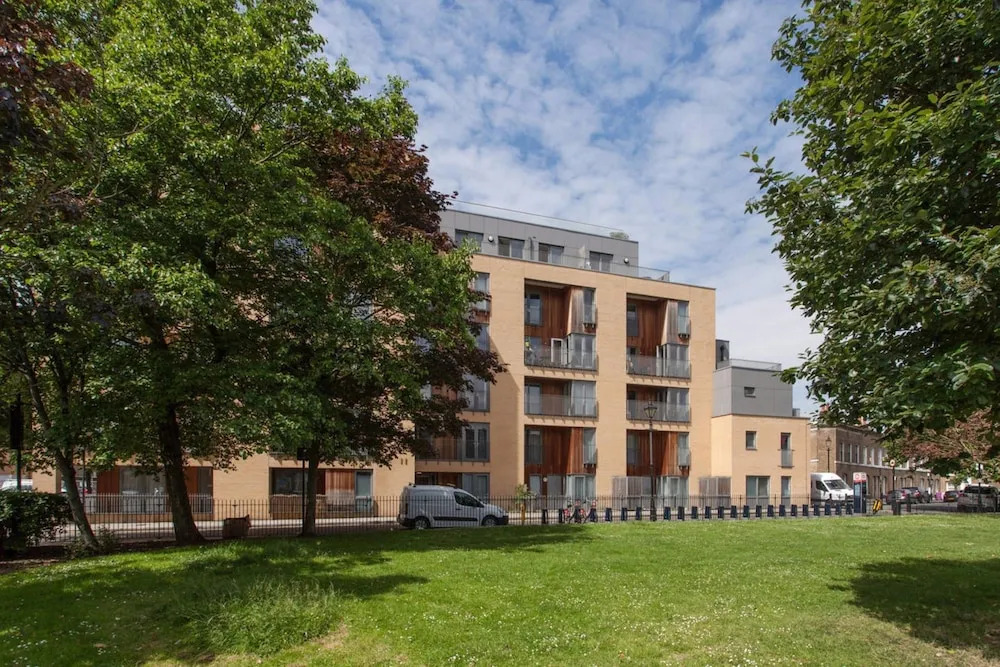 3 Bedroom Flat in Shoreditch with Roof Terrace