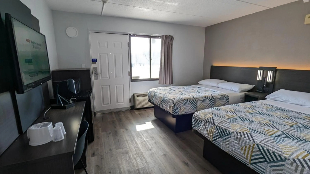 Motel 6 Leominster, MA