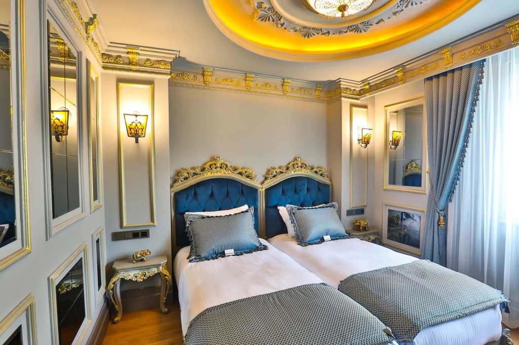 REAL KiNG SUiTE