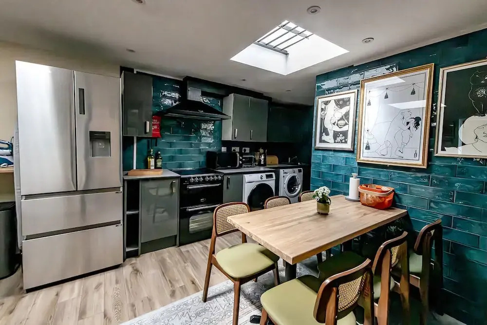 82A Dalston Lane Terrace