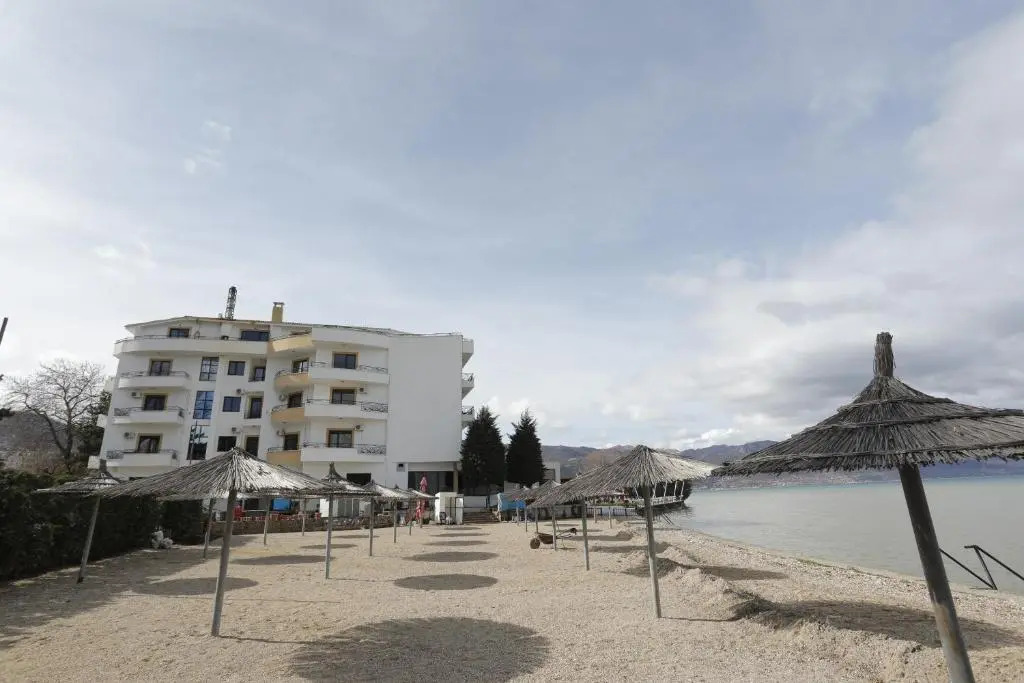 Hotel 1 Maji