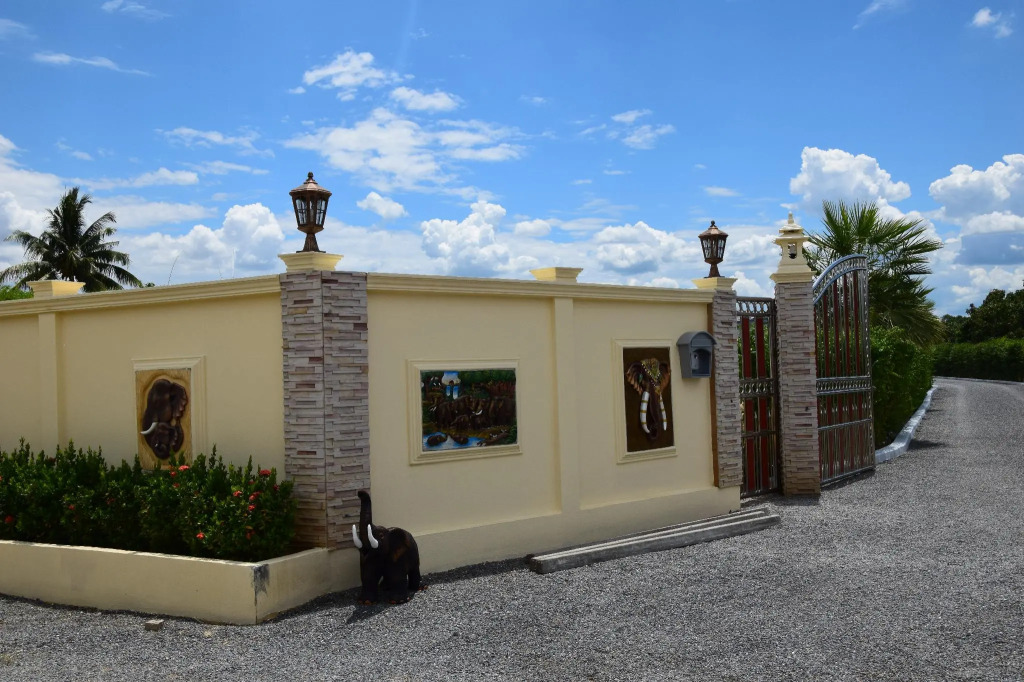 SB Holiday Resort
