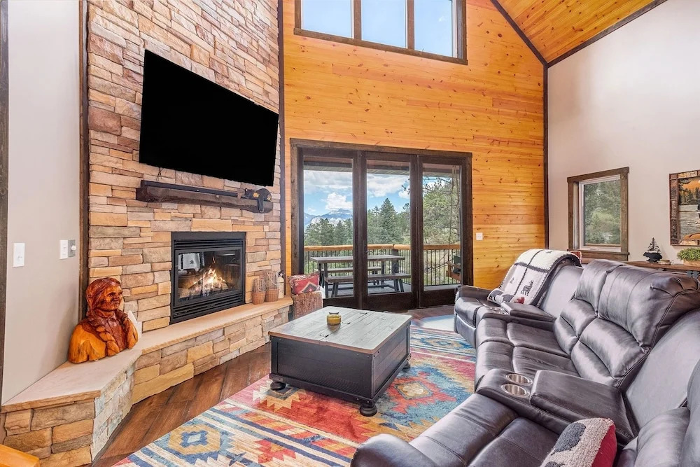 Eldondale -- 22-zone3272 4 Bedroom Home by RedAwning