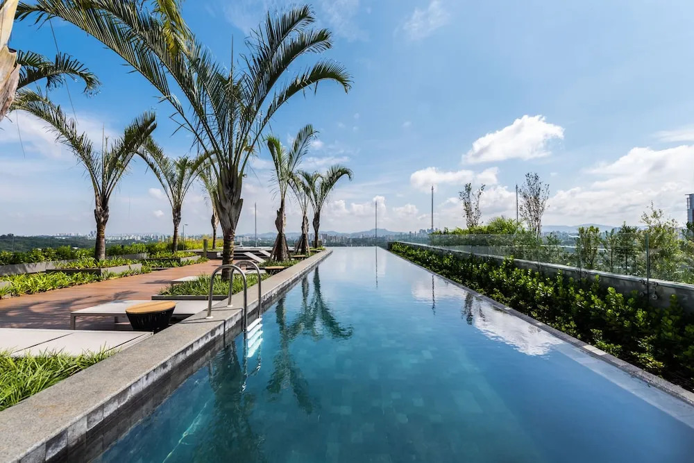 Stunning Views | Luxurious Apartment with Marginal Pinheiros View at River One Residencial by Okaeri Home Apartments