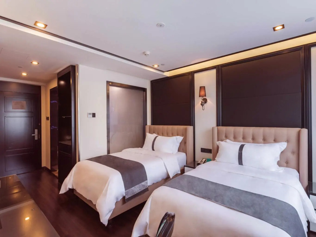 Xana Hotelle Xiamen Airport Fanghu Station Center