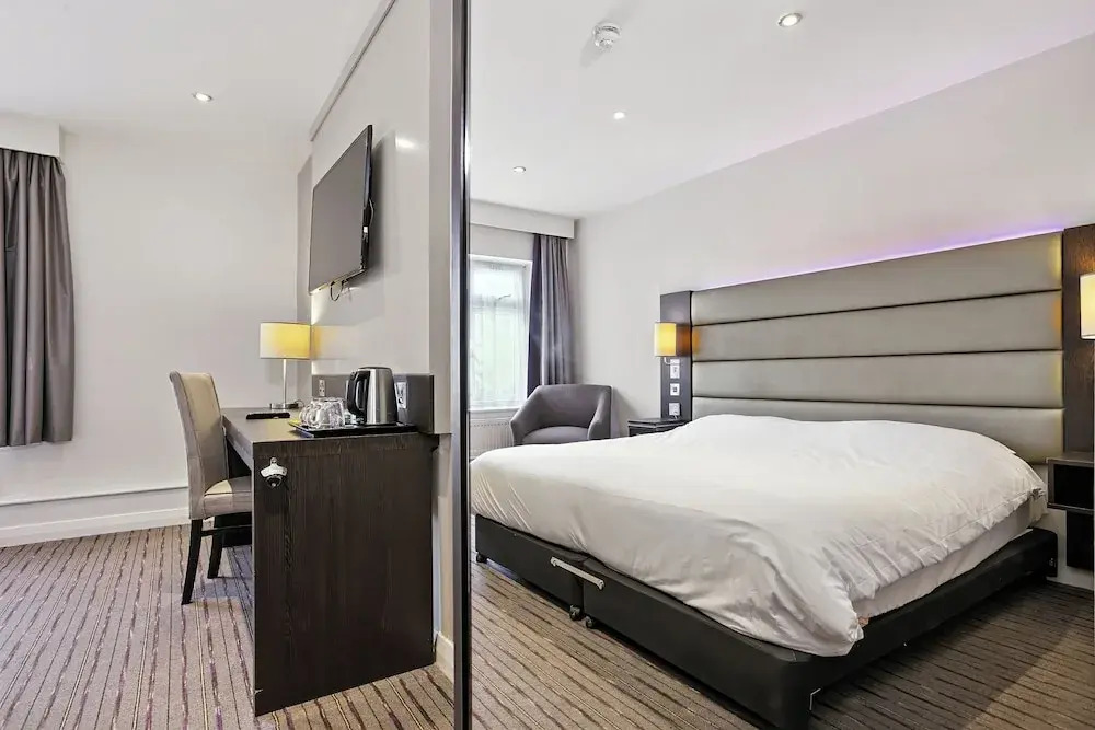 The Sparrow Hotel