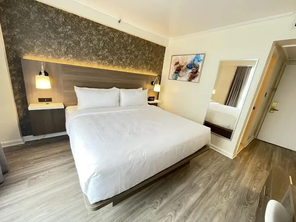 Garden Inn & Suites