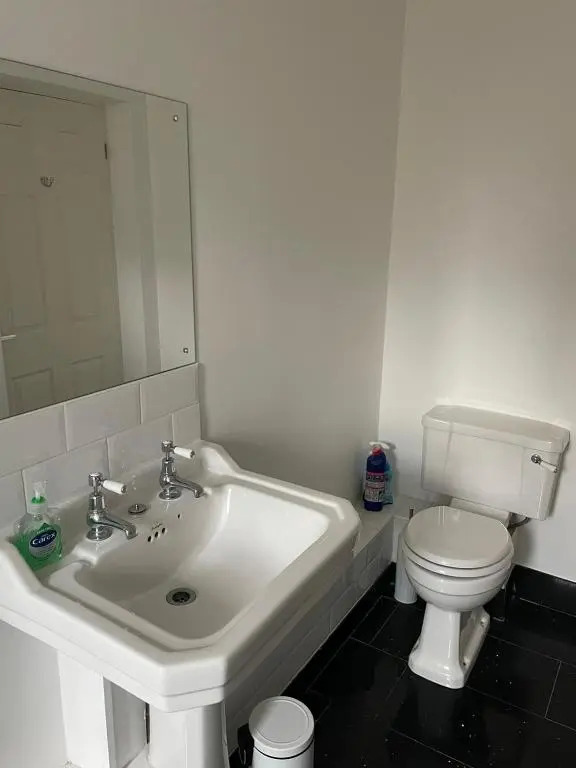 Lovely 2 Bedroom Flat Wifi Close to the beach