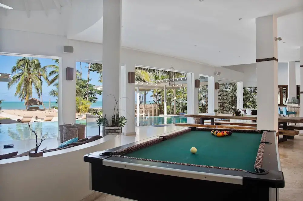 Beachfront Oasis Pool Chef Hskp Sleeps 22
