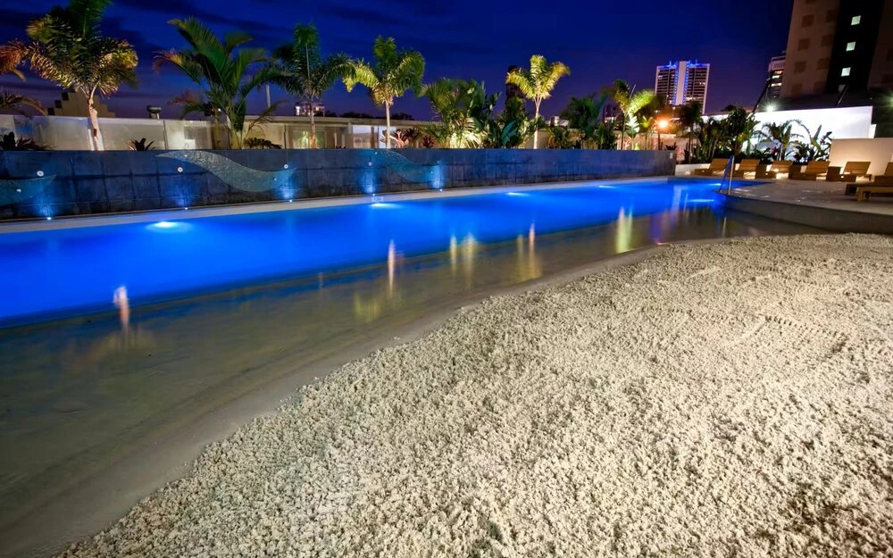 Elston Apartments - Q Stay