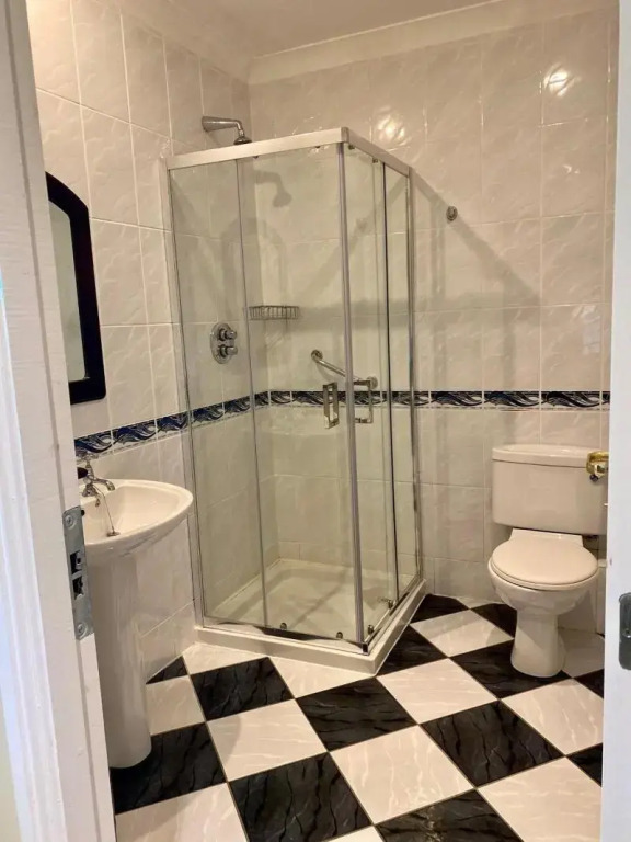 Twin Trees Hotel & Brusna Falls Leisure