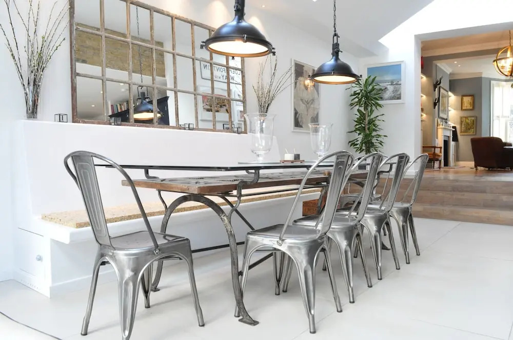 3 Bedroom Family Home In Shepherds Bush