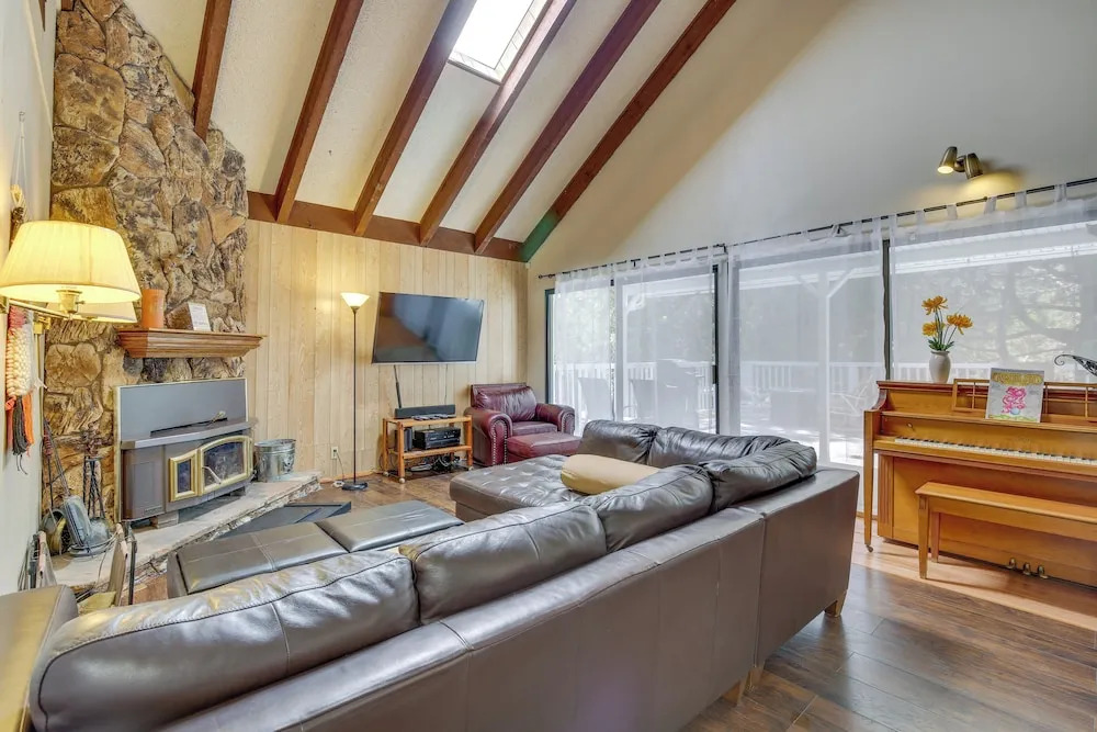 Ski, Hike & Fish: Big Bear Lake Home w/ Fire Pit